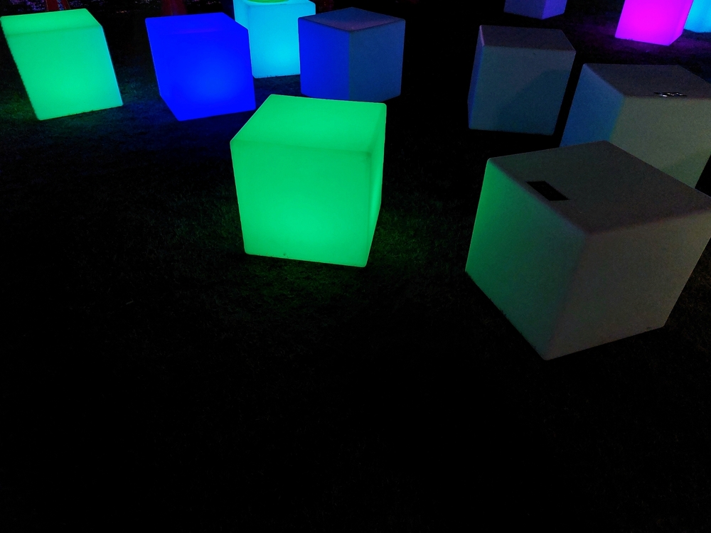 LED Sitzwürfel mieten Luzern