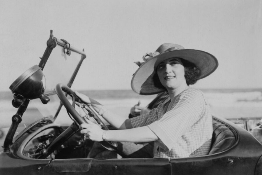 Verleihen Sie Ihrer Veranstaltung mit Oldie Chauffeur den ultimativen Charme: 